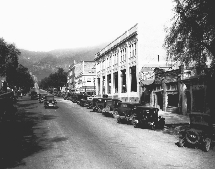 Olive Ave. 1927 Looking north in Burbank WM.jpg